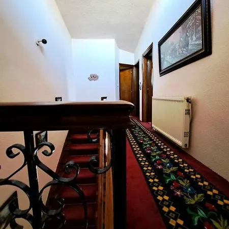 Villa Elenis 190sqmeter With Private Parking And Garden 10min Away From Centre Thessaloniki
