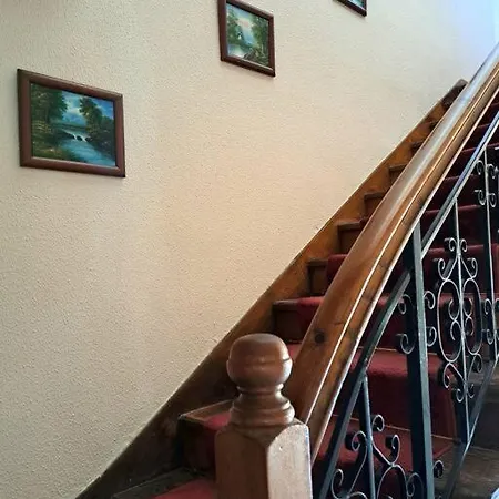 Villa Elenis 190sqmeter With Private Parking And Garden 10min Away From Centre Thessaloniki