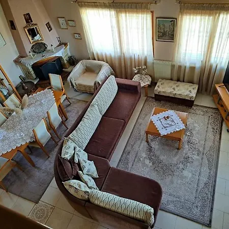 Elenis 190sqmeter With Private Parking And Garden 10min Away From Centre * Thessaloniki