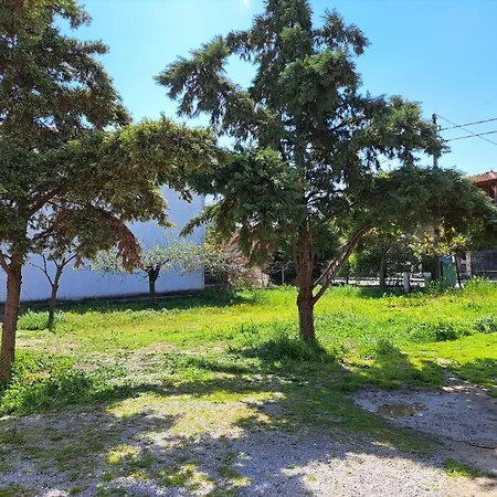 Villa Elenis 190sqmeter With Private Parking And Garden 10min Away From Centre *