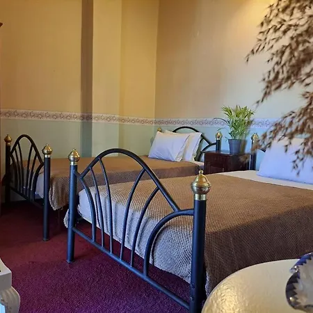 Elenis 190sqmeter With Private Parking And Garden 10min Away From Centre Villa