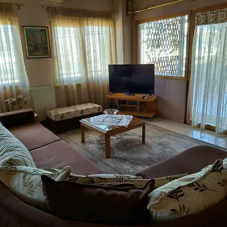 Villa Elenis 190sqmeter With Private Parking And Garden 10min Away From Centre Thessaloniki